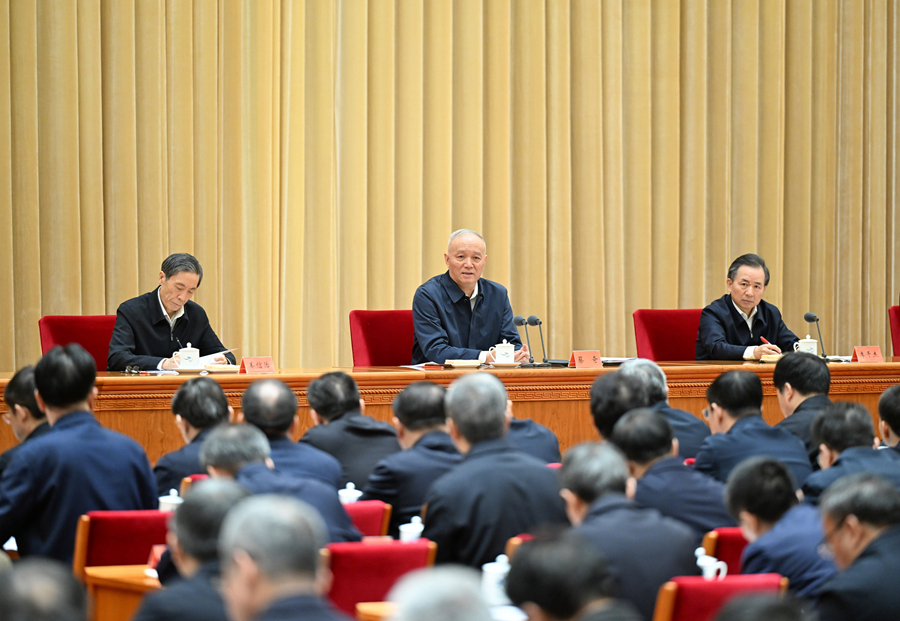 1月17日,全国组织部长会议在北京召开。中共中央政治局常委、中央书记处书记蔡奇出席会议并讲话。